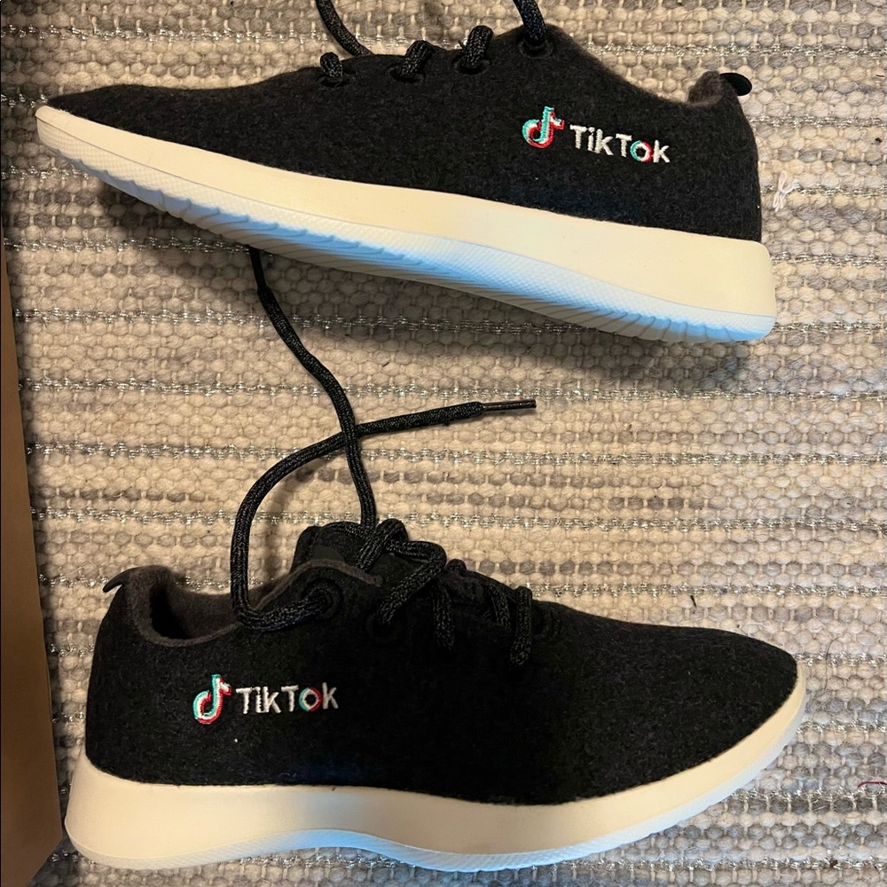 Brand new AllBirds TikTok branded shoes. Size 7 womens.